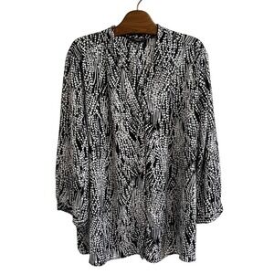 Investments 2X Black White V-Neck Botanical Vine Print Top Plus Size, Retail $59